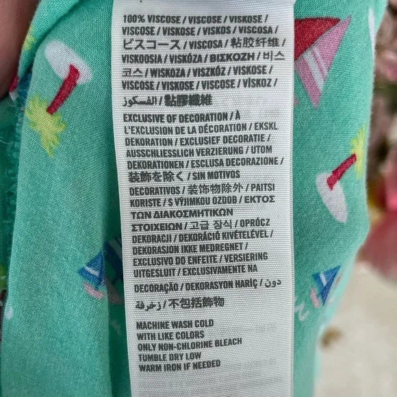 •Hollister• Sleeveless Teal Blue Sailboat Button Down Blouse - Size Medium - Picture 5 of 7